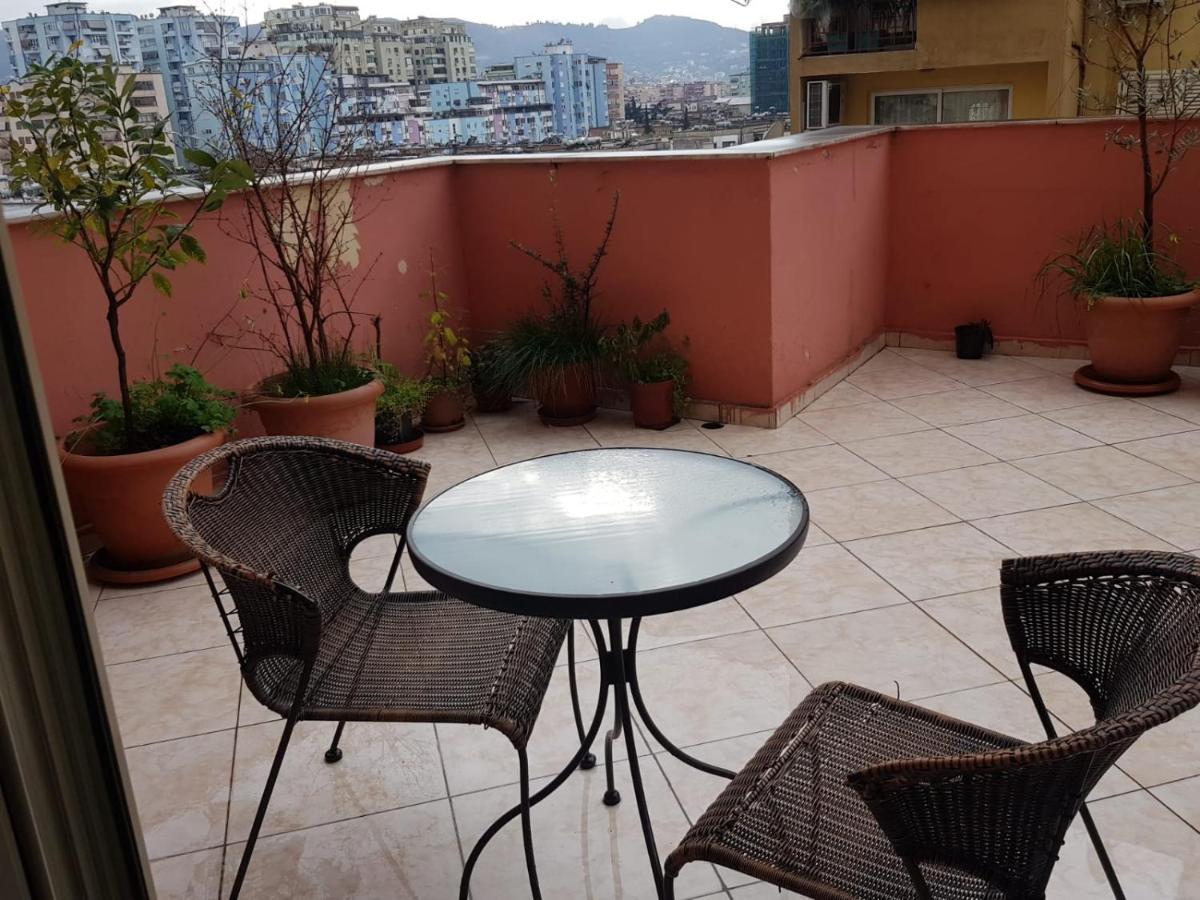 Veranda Rooms And Apartments Tirana Eksteriør billede